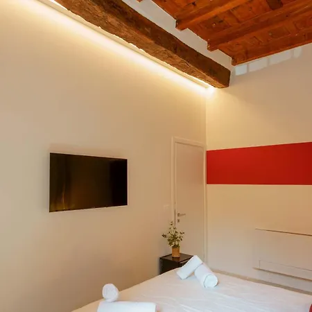 Sotto Le Torri By Edera Πανσιόν 3*